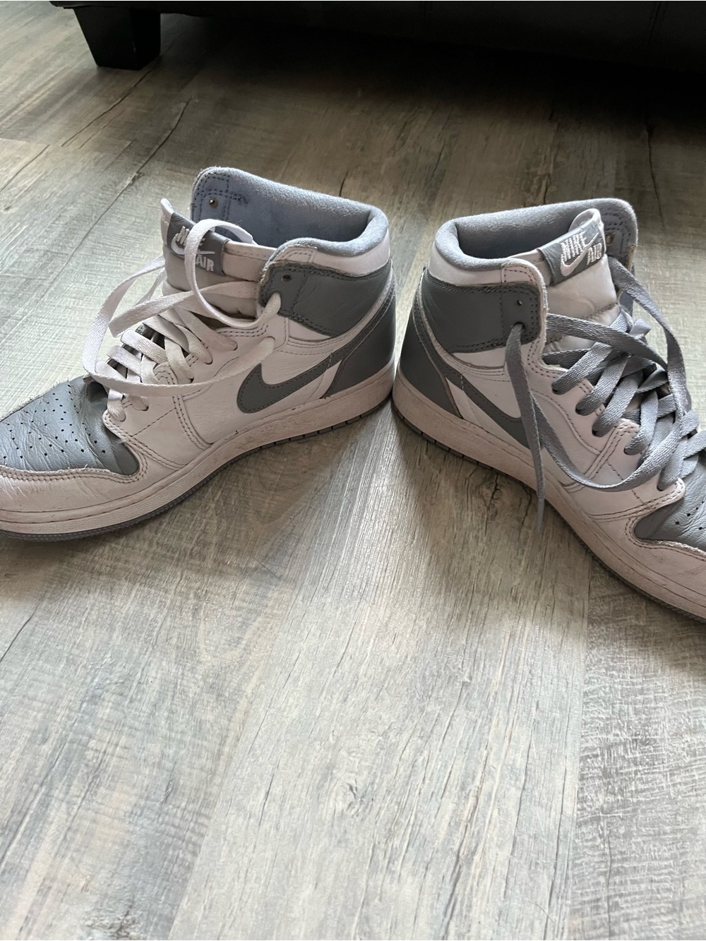 Nike Low-Top Sneakers in White and Gray